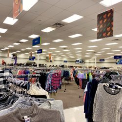 Deseret Industries - Sandy - Interior