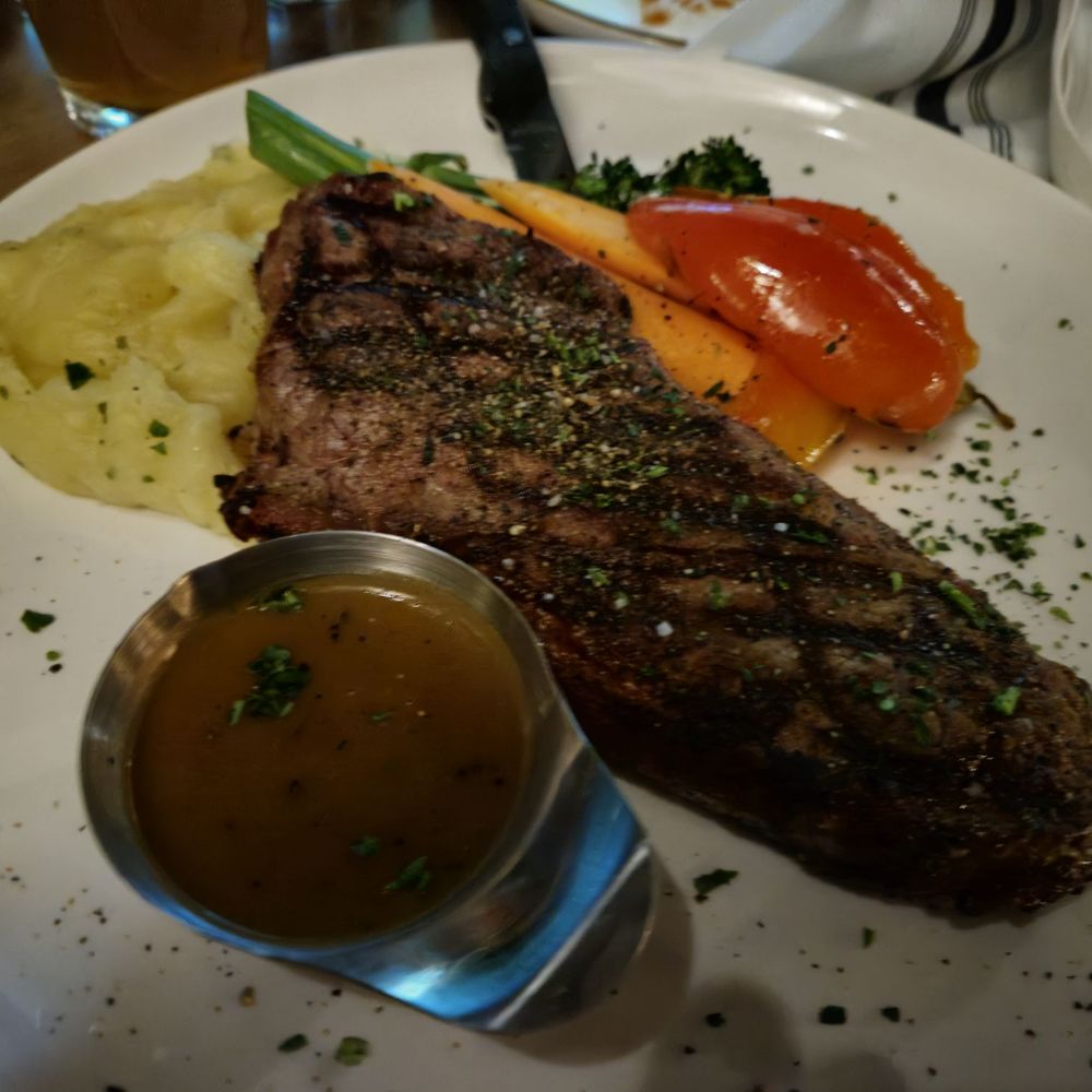 Enoteca Monza - Pizza Near Me - Montreal, Quebec