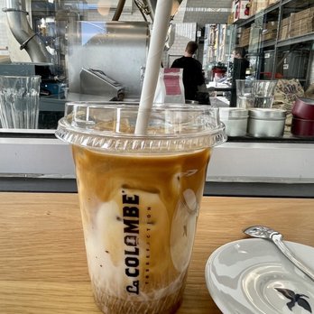 La Colombe Bowery - Iced Vanilla Oat Milk Latte - Coffee & Tea Near Me - New York, New York