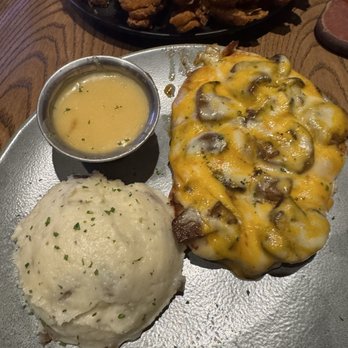 Outback Steakhouse - Bloomin' Onion appetizer, Alice Springs Chicken® minus bacon and creamy mashed potatoes - Steakhouses Near Me - Altamonte Springs, Florida Outback Steakhouse - Bloomin' Onion appetizer, Alice Springs Chicken® minus bacon and creamy mashed potatoes - Steakhouses Near Me - Altamonte Springs, Florida