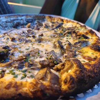 Danny’s Pizza Tavern - Pizza Near Me - Toronto, Ontario