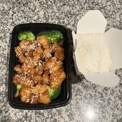 Best Wok - Sesame Chicken