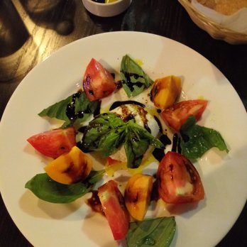La Pasta - Caprese Salad - Italian Near Me - Lynwood, California La Pasta - Caprese Salad - Italian Near Me - Lynwood, California