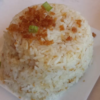 Kalesa - Garlic rice that wasn't very garlicy. Only like they sprinkled it on top & not cooked it in - Filipino Near Me - Milpitas, California