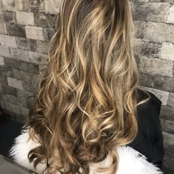 MAY-RAH-KEE Salon - Balayage