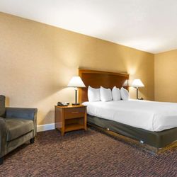 Best Western Plus Placerville Inn - King Business room