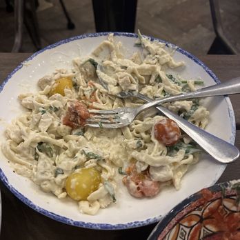 Amici 30A Italian Kitchen - fettuccine alfredo with chicken - Italian Near Me - Inlet Beach, Florida Amici 30A Italian Kitchen - fettuccine alfredo with chicken - Italian Near Me - Inlet Beach, Florida