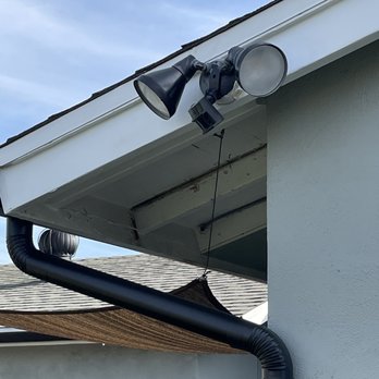 Moca Electric - Motion light in backyard - Electricians Near Me - Lonh Beach, California