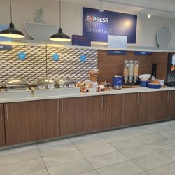 Holiday Inn Express & Suites Dallas - Plano North - Continental breakfast (complimentary)