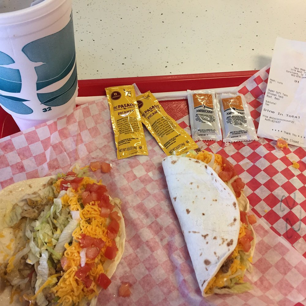 Chicken taco and ground beef taco