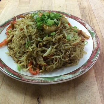 Rainbow Palace Restaurant - a plate of stir fried noodles - Chinese Near Me - Spruce Grove, Alberta