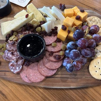 Oak & Oar - Wine Bars Near Me - Lake Geneva, Wisconsin