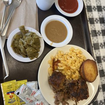 Matthews Cafeteria - Mac & cheese, cornbread, meatloaf, green beans, side of marinara sauce, and a side of gravy sauce - Southern Near Me - Tucker, Georgia