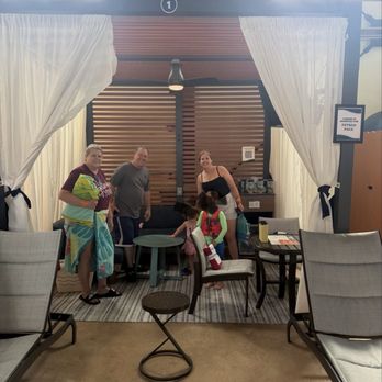 Great Wolf Lodge - Private cabana - Resorts Near Me - Kansas City, Kansas