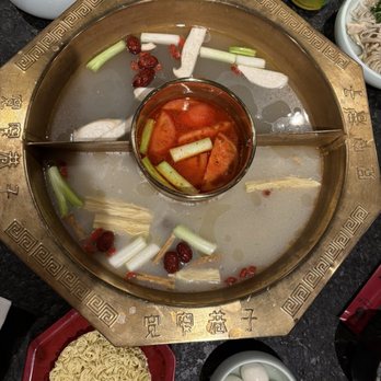 XiangZi Hotpot - Trio hotpot soup base - Hot Pot Near Me - Markham, Ontario XiangZi Hotpot - Trio hotpot soup base - Hot Pot Near Me - Markham, Ontario