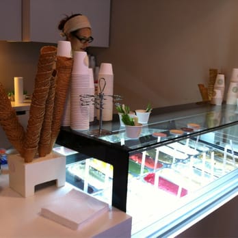Veganista - Ice Cream & Frozen Yogurt Near Me - Vienna, 9