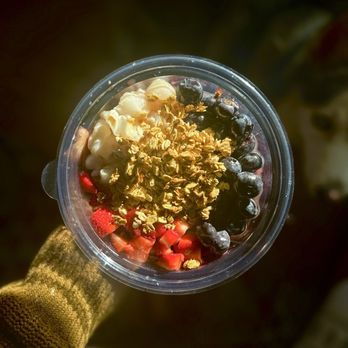Whata Peach - The açaí bowl was really good. This one had lychee! - Juice Bars & Smoothies Near Me - Los Angeles, California