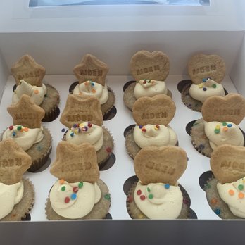 Deliciously Vegan SF - Funfetti cupcakes - Cupcakes Near Me Deliciously Vegan SF - Funfetti cupcakes - Cupcakes Near Me