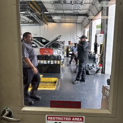Jiffy Lube - Time for a "JIFFY Lube...in Paso Robles. These guys are on it!