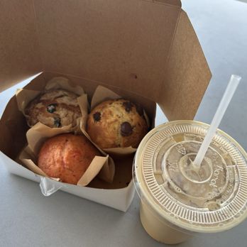 Yi's Cafe - Muffins and mocha latte - Coffee & Tea Near Me - Arcadia, California Yi's Cafe - Muffins and mocha latte - Coffee & Tea Near Me - Arcadia, California