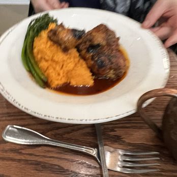 Nolabelle Kitchen + Bar - Chicken leg - Burgers Near Me - Mankato, Minnesota Nolabelle Kitchen + Bar - Chicken leg - Burgers Near Me - Mankato, Minnesota