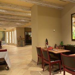 Restaurant Acla - Modern style ambiance- enough room I like that