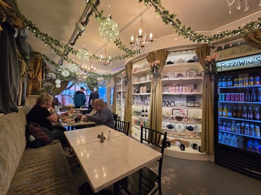 Fezziwig's Food and Fountain by null
