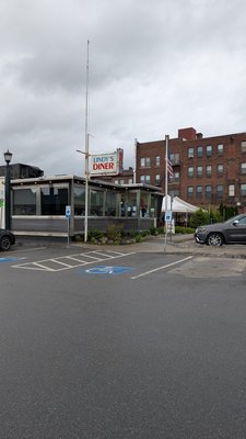 Lindy's Diner by null