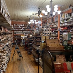 Edward's Pipe & Tobacco Shop