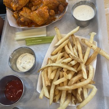 Slider Inn - Midtown - Hitwings. - Burgers Near Me - Memphis, Tennessee