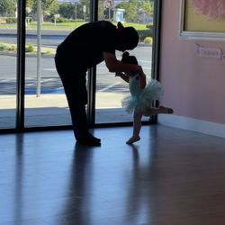 Tutu School Brentwood - Daddy helping with arabesque