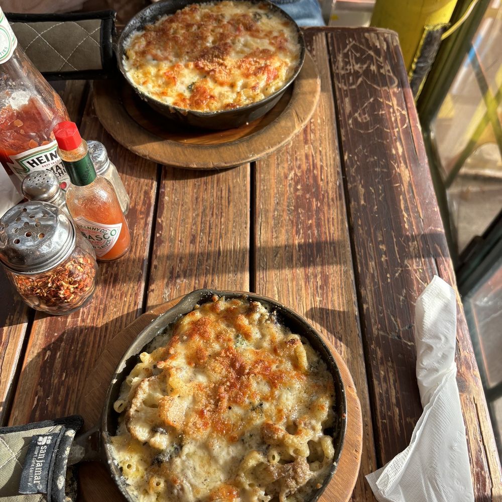 S'MAC - Garden Lite (Nosh) and Napoletana (Major Munch) - American Near Me - New York, New York