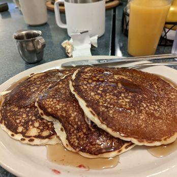 Breeze Inn - Blueberry pancakes - Hotels Near Me - Seward, Alaska