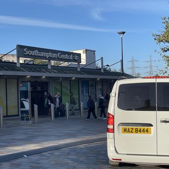 Southampton Central - Entrance - Train Stations Near Me - Southampton, STH