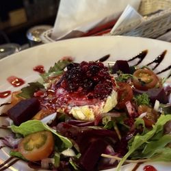 Summit Inn - Beef and goat cheese salad