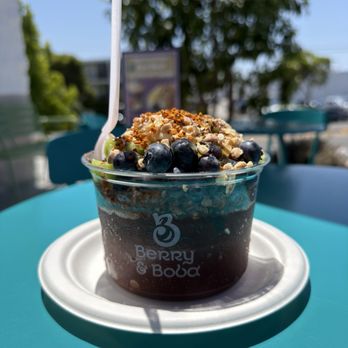 Berry and Boba - Medium Açaí bowl w/ cacau sorbet and tons of toppings - Cafes Near Me - Torrance, California Berry and Boba - Medium Açaí bowl w/ cacau sorbet and tons of toppings - Cafes Near Me - Torrance, California