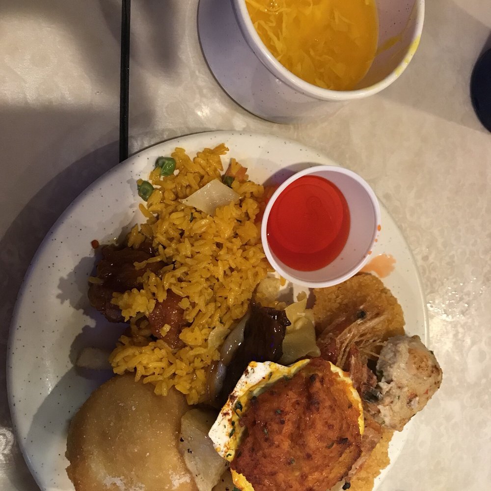 Random foods, egg drop soup. Soup didn't have much flavor. That fried donut was pretty tasty. Random foods, egg drop soup. Soup didn't have much flavor. That fried donut was pretty tasty.