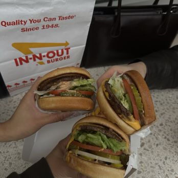 In-N-Out Burger - Cheese burger animal style - Burgers Near Me - Ridgefield, Washington In-N-Out Burger - Cheese burger animal style - Burgers Near Me - Ridgefield, Washington
