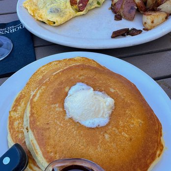 Dorn's Original Breakers Cafe - Seafood Near Me - Morro Bay, California