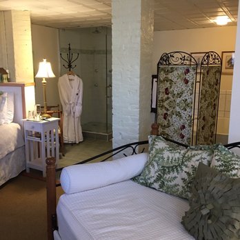 Lang House on Main Street - Hotels Near Me - Burlington, Vermont