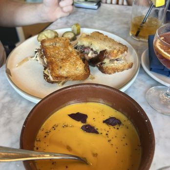 épicerie - Chilled butterscotch squash soup and beef pastrami - Grocery Near Me - Austin, Texas épicerie - Chilled butterscotch squash soup and beef pastrami - Grocery Near Me - Austin, Texas