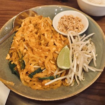 Weera Thai Kitchen - Chinatown - L1.Pad Thai Chicken - Thai Near Me - Las Vegas, Nevada Weera Thai Kitchen - Chinatown - L1.Pad Thai Chicken - Thai Near Me - Las Vegas, Nevada