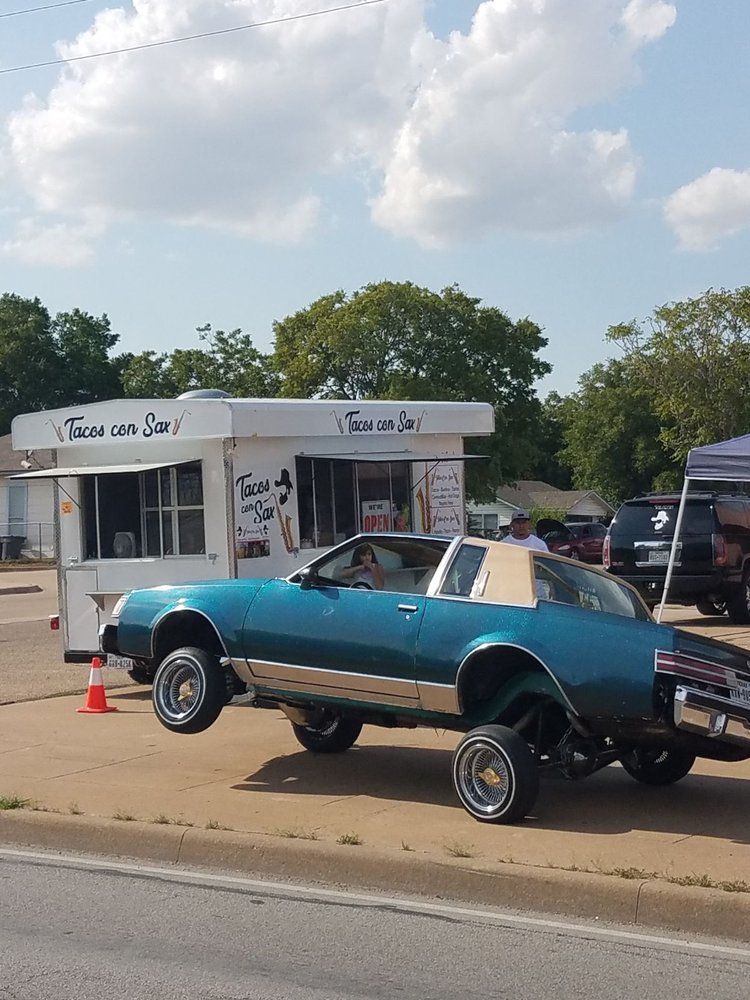 Tacos con Sax