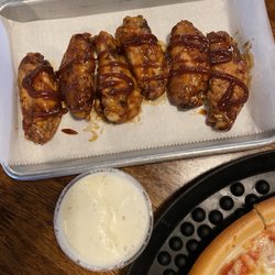 327 Pizza & Pub - GF oven baked wings with their Lucious home made ranch.