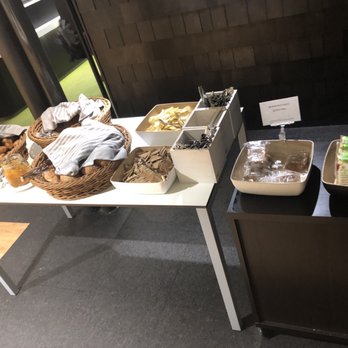 Aspire Lounge - Breads - Airport Lounges Near Me - Vantaa, 18