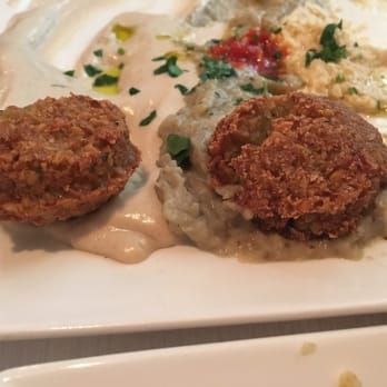 Bà Ghetto - Hummus platter with falafel - Jewish Near Me - Rome, RM