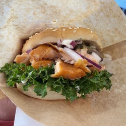 Friedrich Bruns Aalräucherei - Der Stremellachsburger ist super.