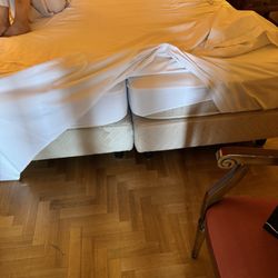 Hotel Isabella - 2 twins pushed together