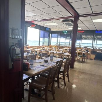 Captain Billy's Crab House - Seafood Near Me - Newburg, Maryland