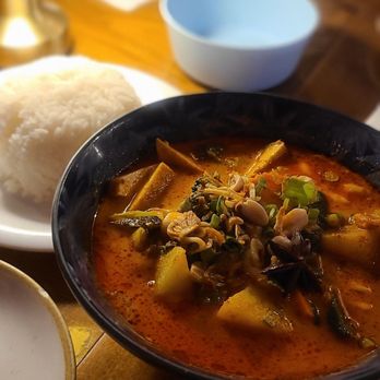 Koh Lipe - Mas sa man curry with plain rice - Thai Near Me - Scarborough, Ontario Koh Lipe - Mas sa man curry with plain rice - Thai Near Me - Scarborough, Ontario